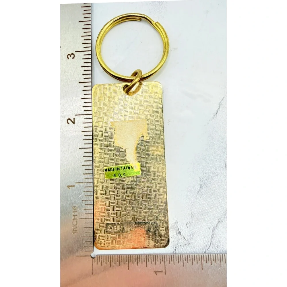 Chicago Skyline Rainbow Metal Souvenir Keychain Gift Creations Gold Tone